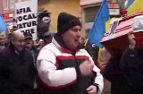 Revoluţionarii continuă protestele